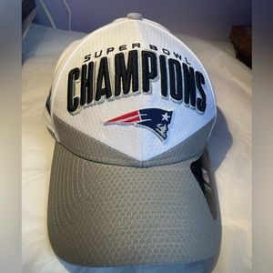 New with the stickers Super Bowl champion patriots 2019 new era 940 snapback EUC